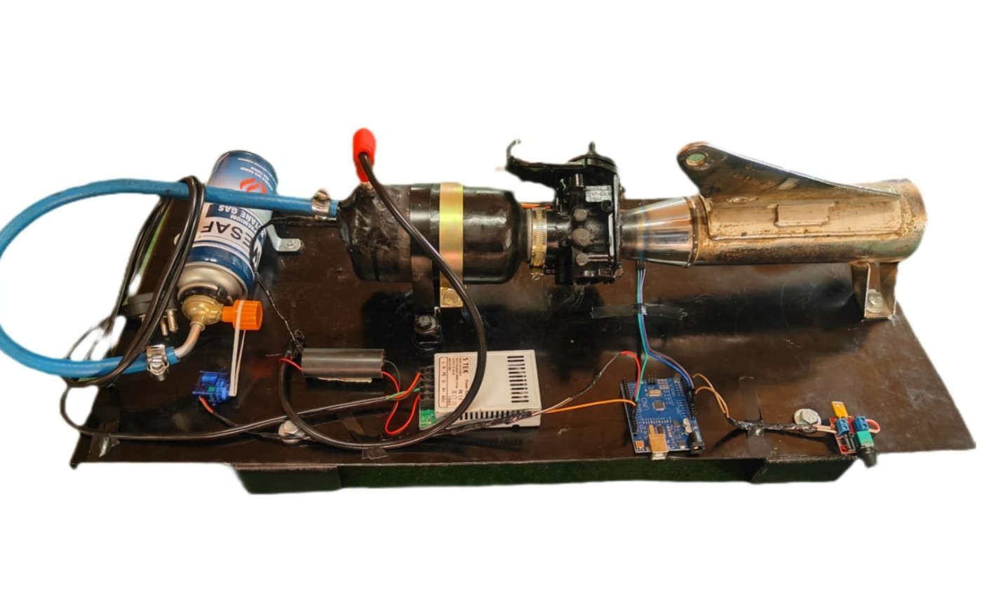 Physical demonstrator rig of the atmospheric MPD thruster
